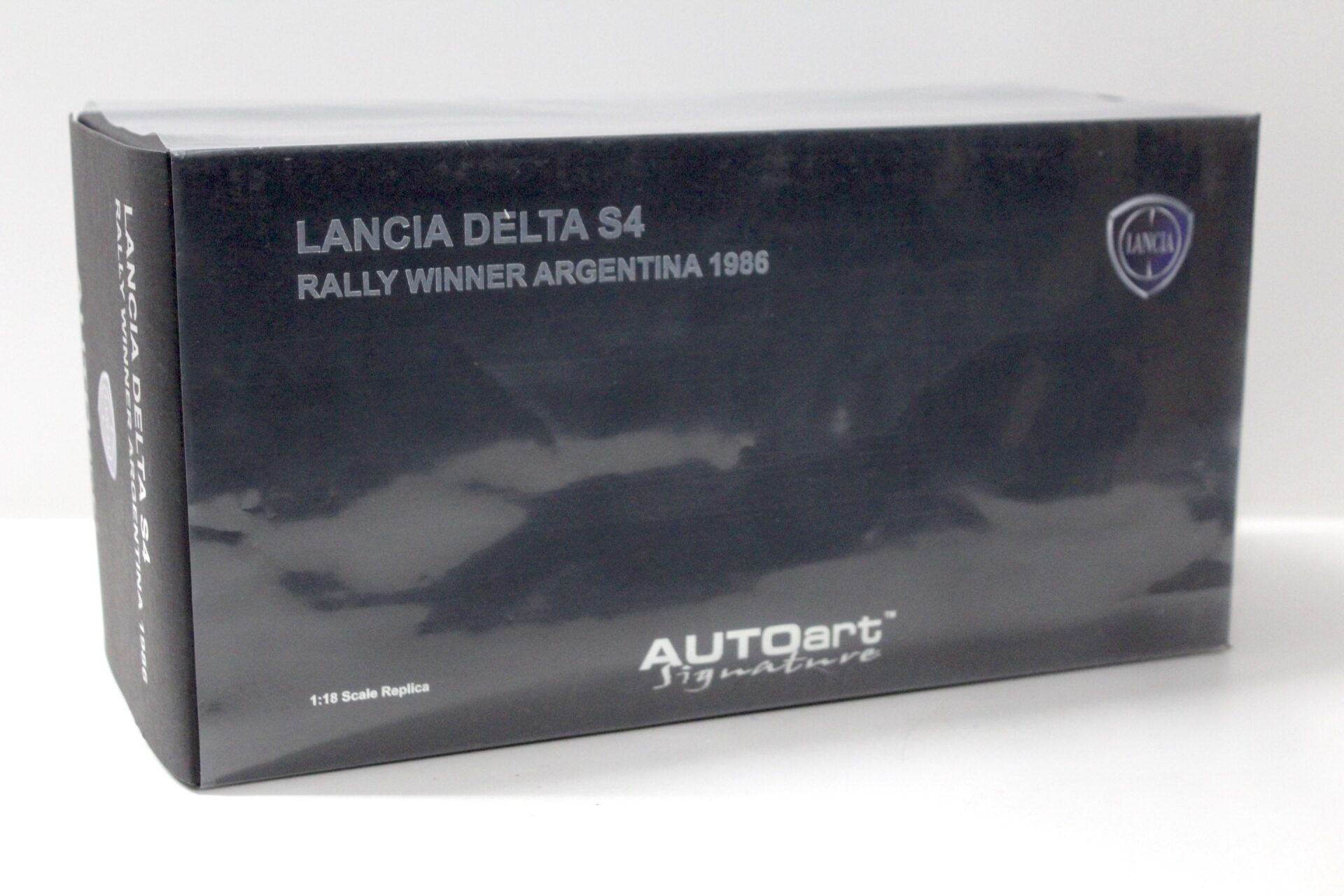1:18 AUTOart Lancia Delta S4 "Martini" Rally #5 Winner Argentina 1986