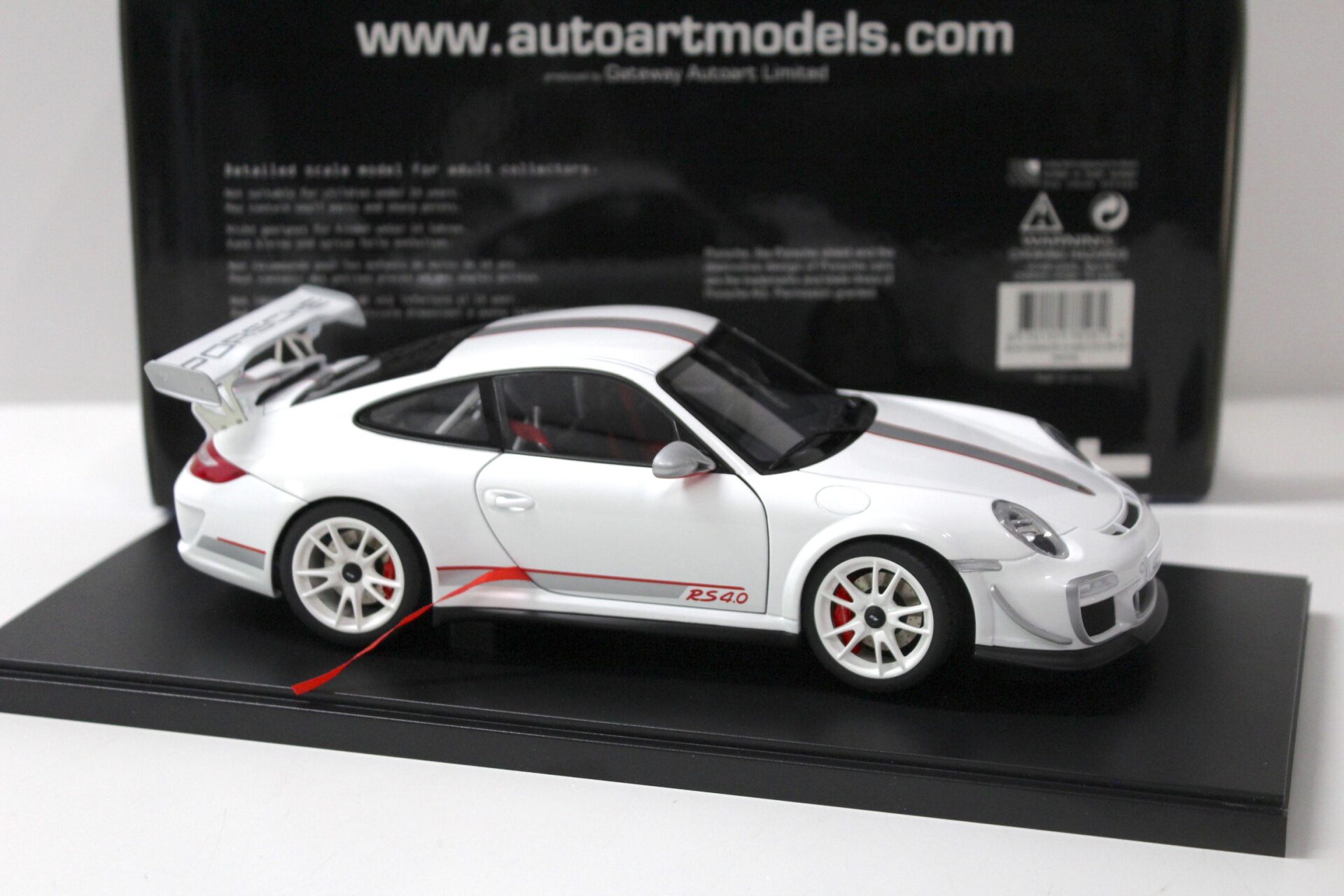 1:18 AUTOart Porsche 911 (997) GT3 RS 4.0 white