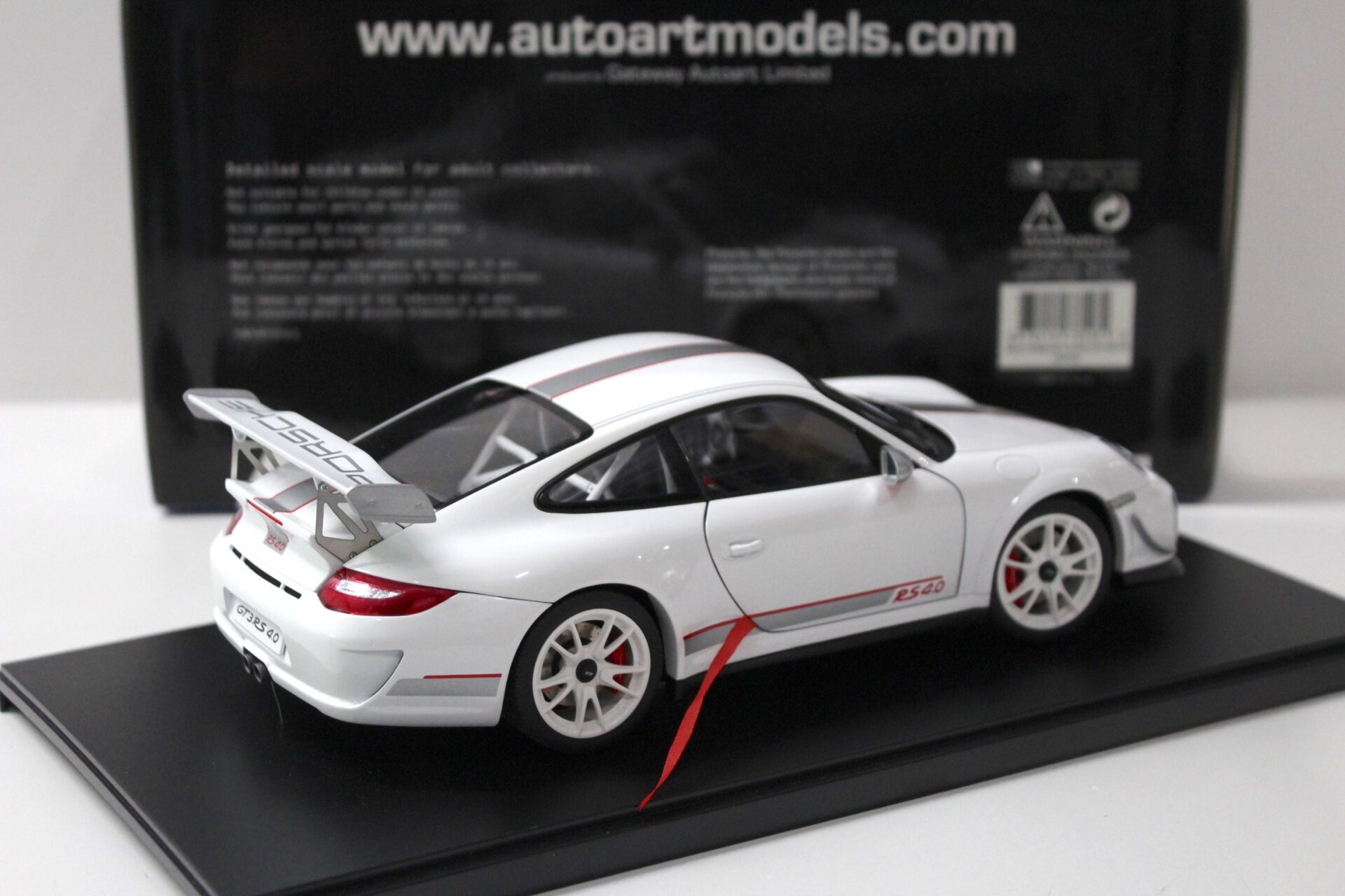 1:18 AUTOart Porsche 911 (997) GT3 RS 4.0 white