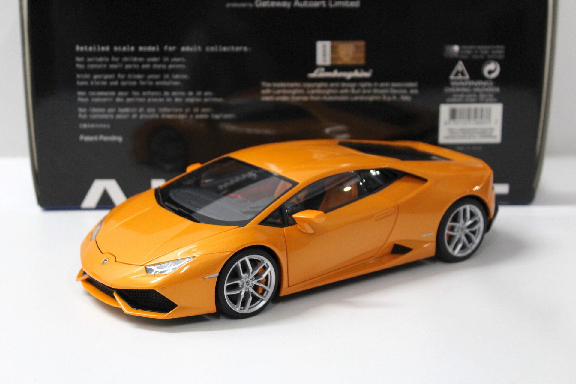 ID 34621 orig.jpg 1:18 AUTOart Lamborghini Huracan LP610-4 Arancio Borealis/ orange pearl