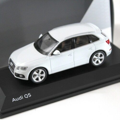 1:43 Schuco Audi Q5 Glacier white SUV DEALER VERSION