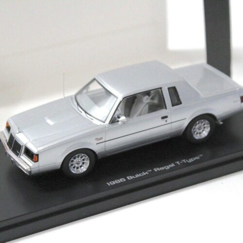 1:43 AUTO World 1986 Buick Regal T-Type silver