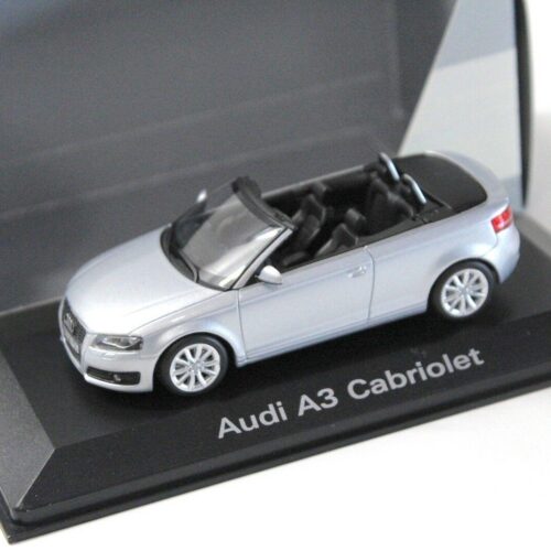 1:43 Minichamps Audi A3 Cabriolet Eis silver DEALER VERSION