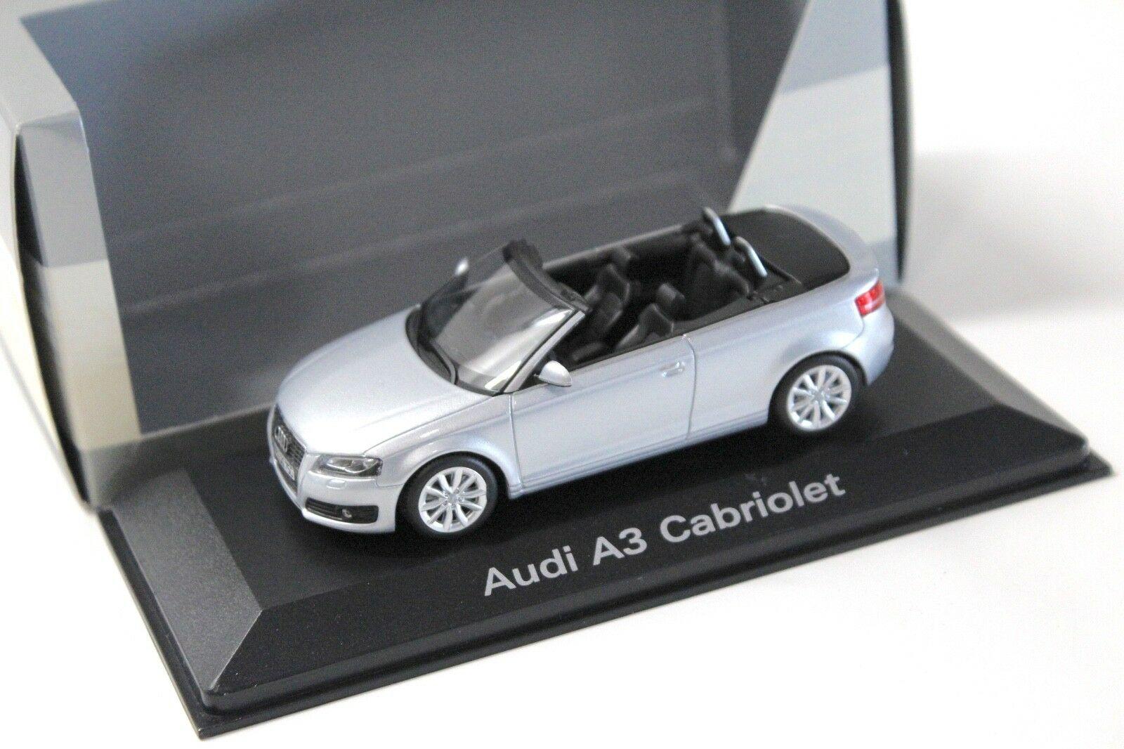 1:43 Minichamps Audi A3 Cabriolet Eis silver DEALER VERSION
