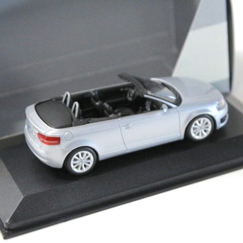 1:43 Minichamps Audi A3 Cabriolet Eis silver DEALER VERSION