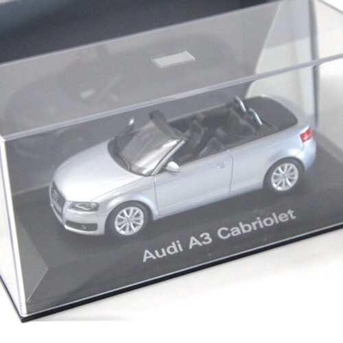 1:43 Minichamps Audi A3 Cabriolet Eis silver DEALER VERSION