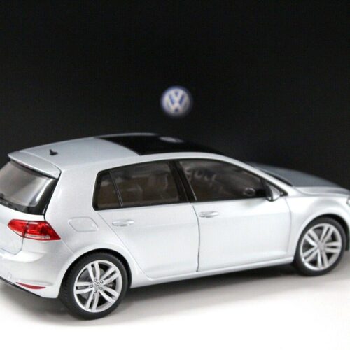 1:18 Norev VW Golf VII 7 silver DEALER VERSION