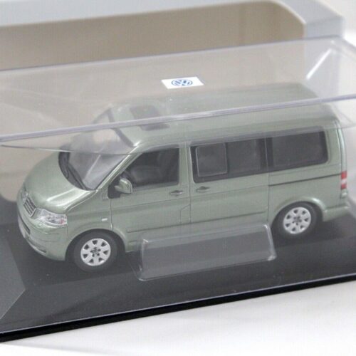 1:43 Minichamps VW T5 Multivan light green DEALER VERSION
