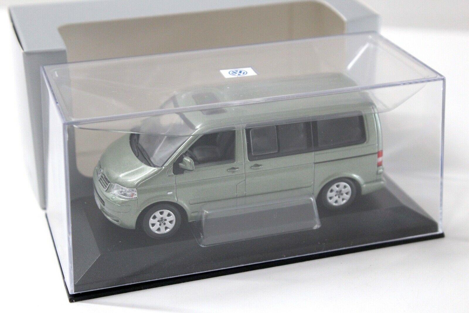 1:43 Minichamps VW T5 Multivan light green DEALER VERSION
