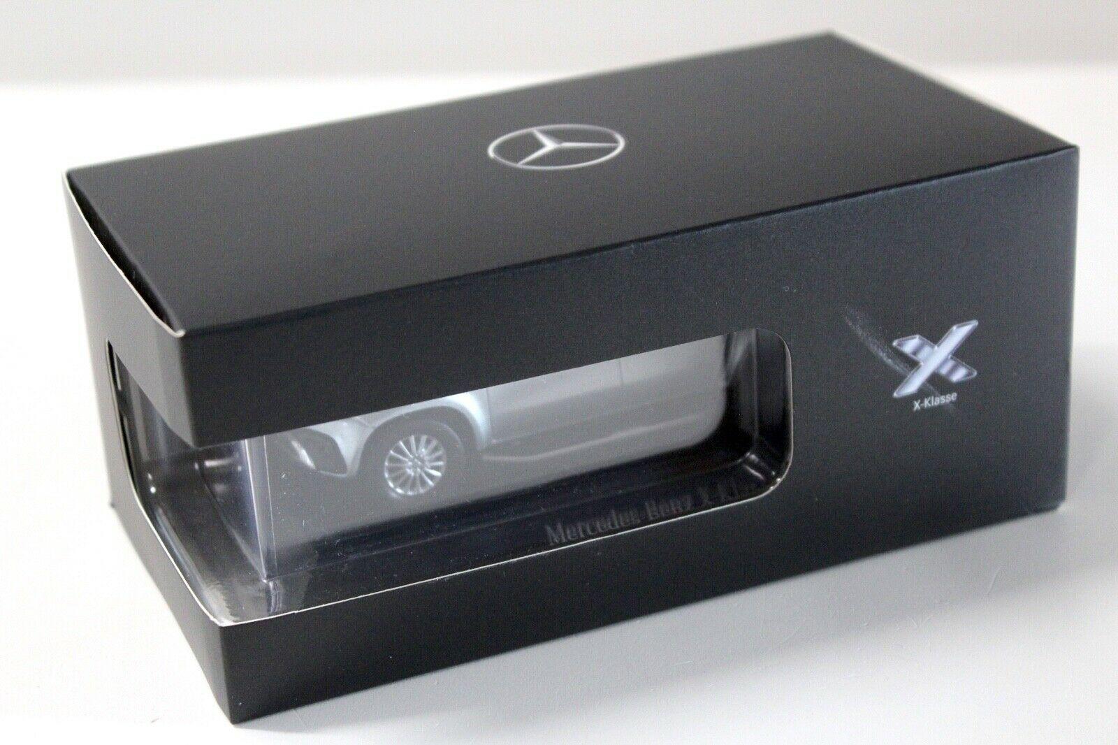 1:43 Spark Minimax Mercedes X-Klasse silver DEALER VERSION