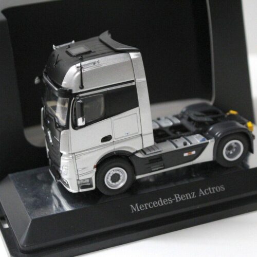 1:50 NZG Mercedes Actros GigaSpace SZM silver DEALER VERSION