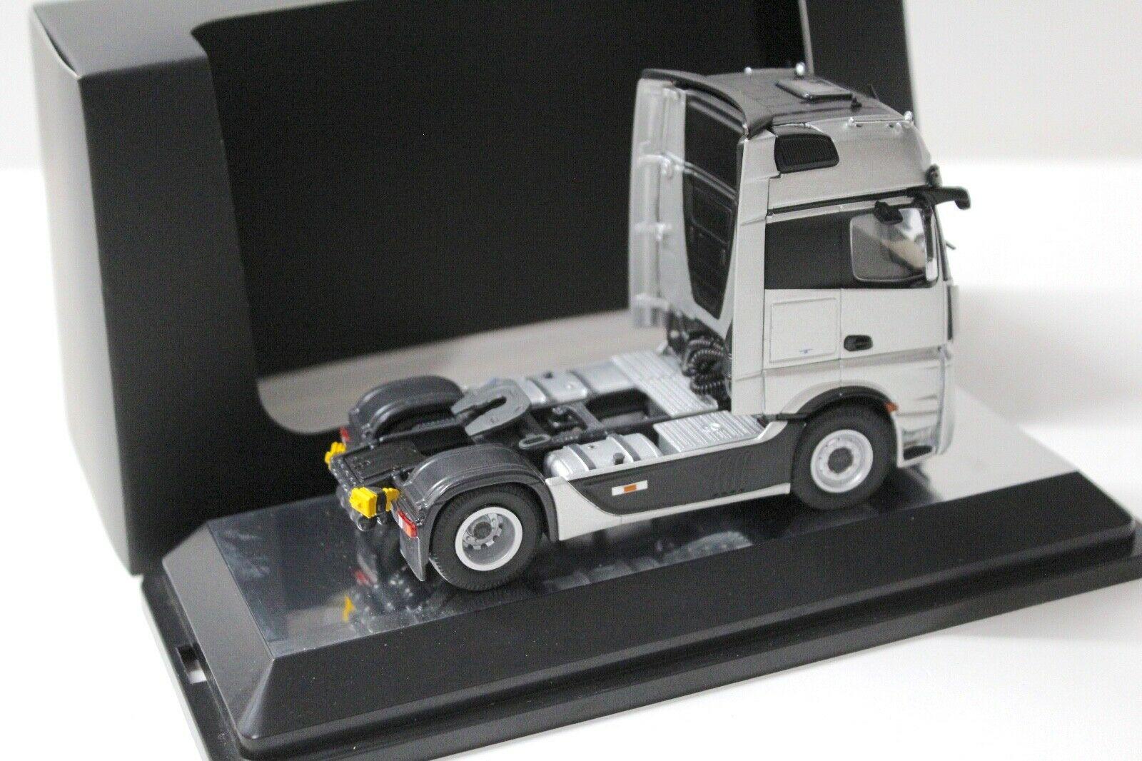 1:50 NZG Mercedes Actros GigaSpace SZM silver DEALER VERSION