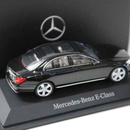 1:43 iScale Mercedes E-Klasse Limousine black DEALER VERSION