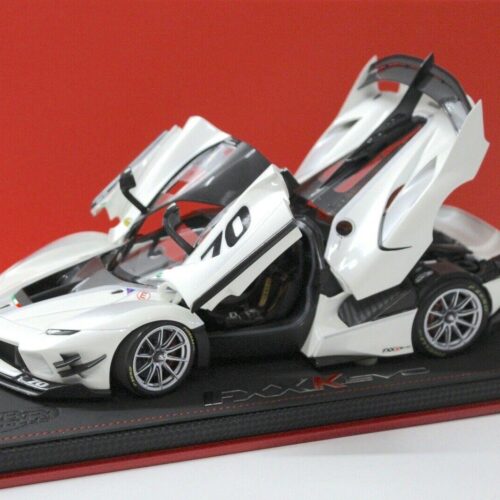 1:18 BBR Ferrari FXXK EVO Presentazione Car #70 white FULL OPENING