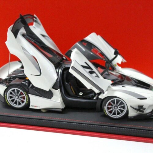 1:18 BBR Ferrari FXXK EVO Presentazione Car #70 white FULL OPENING