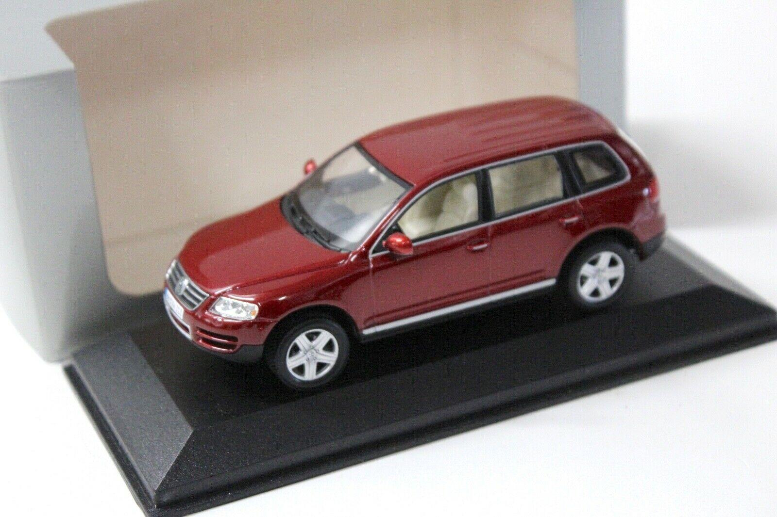 1:43 Minichamps VW Touareg dark red DEALER VERSION