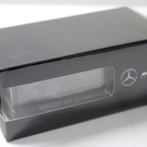 1:43 Minichamps Mercedes AMG Petronas F1 W07 Hamilton 2016 DEALER VERSION