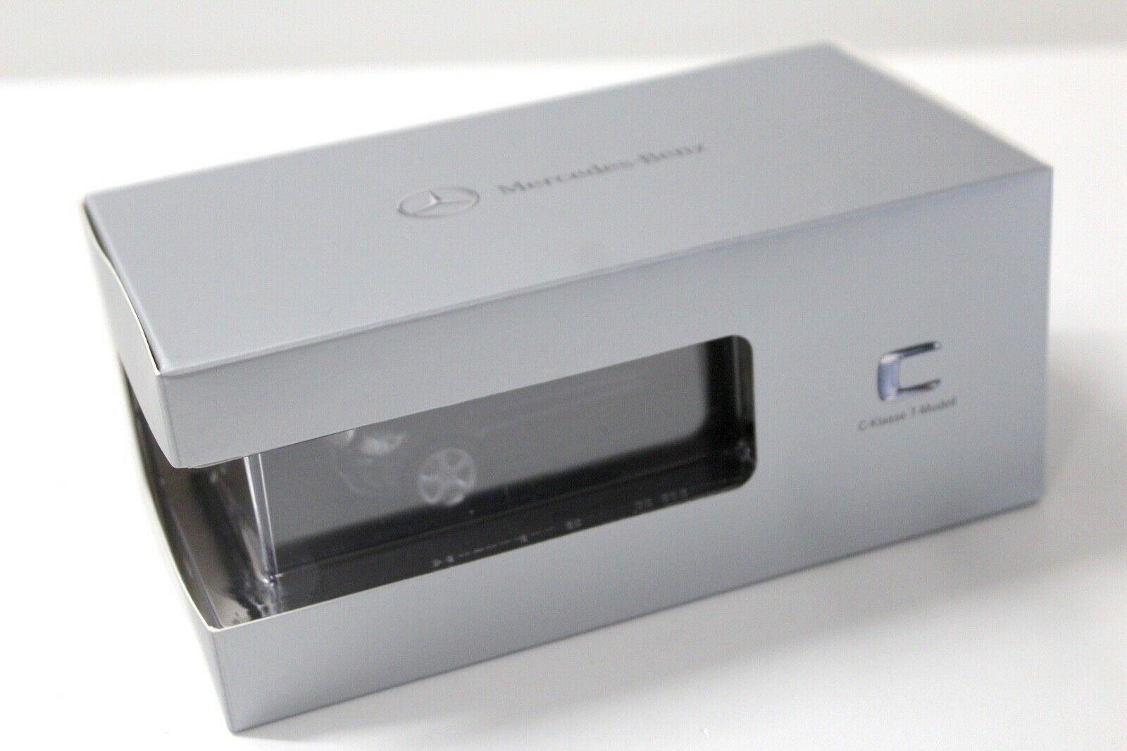 1:43 Norev Mercedes C-Klasse T-Modell Exclusive blue DEALER VERSION