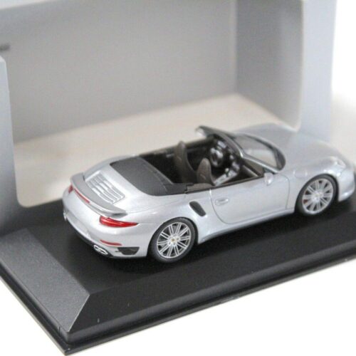 1:43 Minichamps Porsche 911 (991) Turbo Cabriolet silver DEALER VERSION