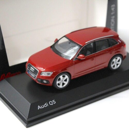1:43 Schuco Audi Q5 red 2013