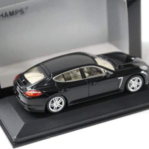 1:43 Minichamps Porsche Panamera Turbo black