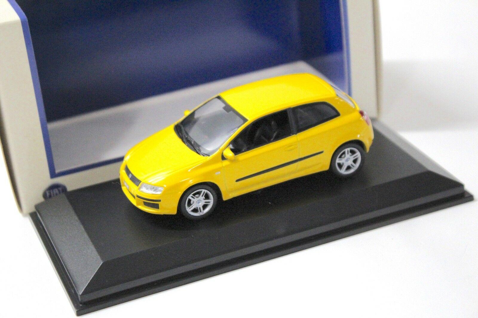 1:43 Norev Fiat Stilo yellow