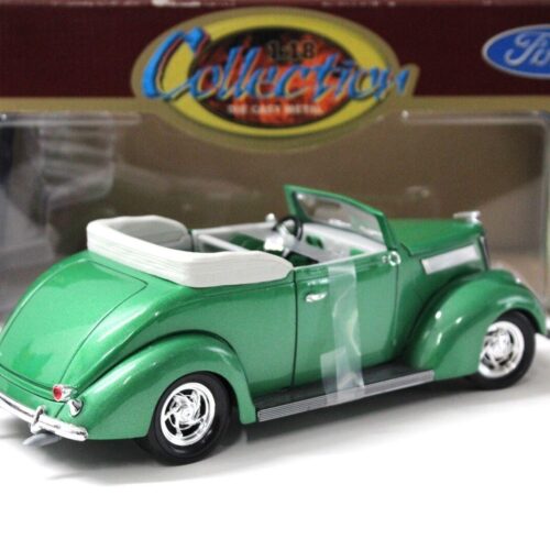 1:18 Road Legends Ford Convertible 1937 green