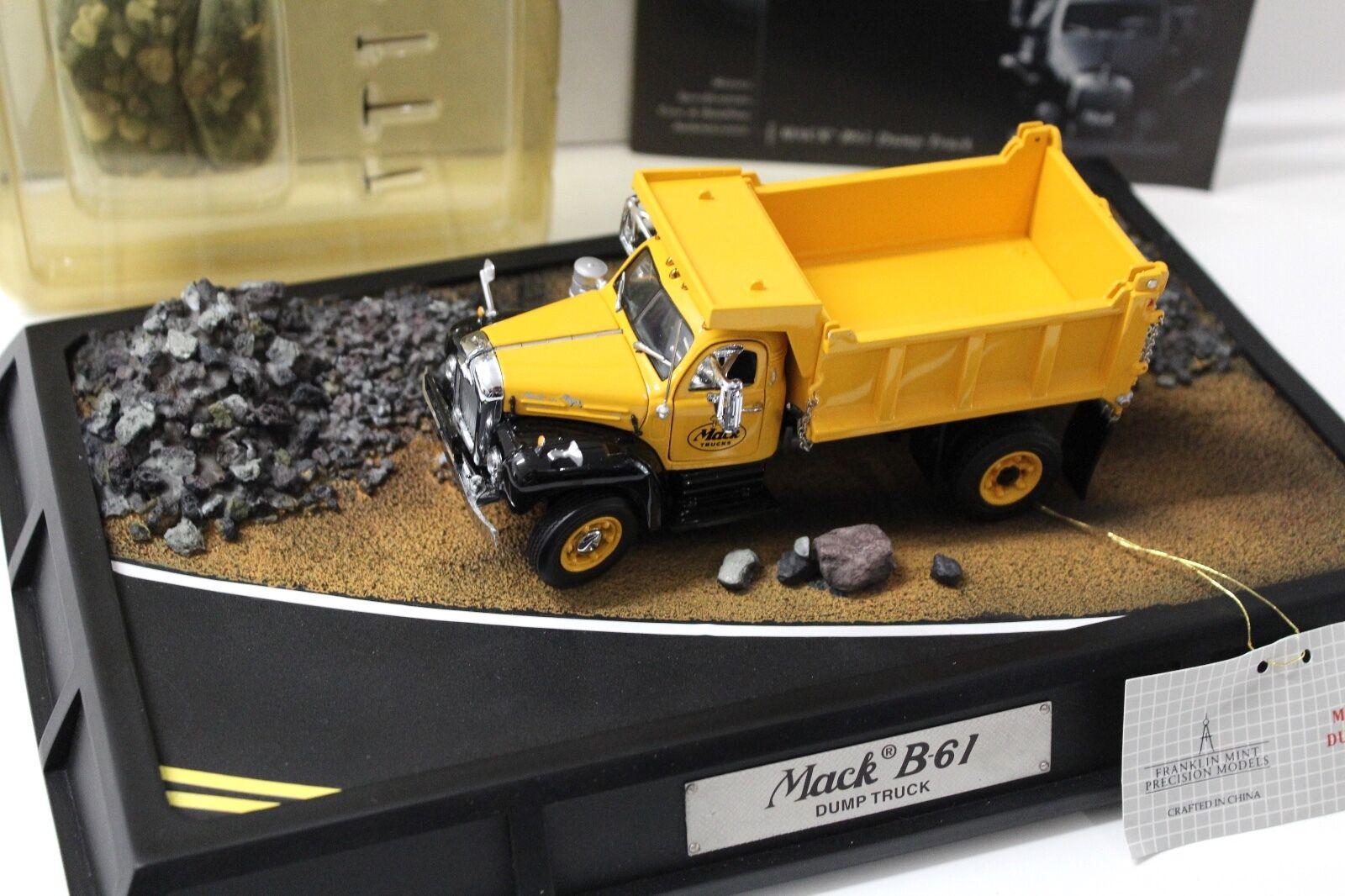 1:32 Franklin Mint Mack B-61 Dump Truck *DIORAMA*