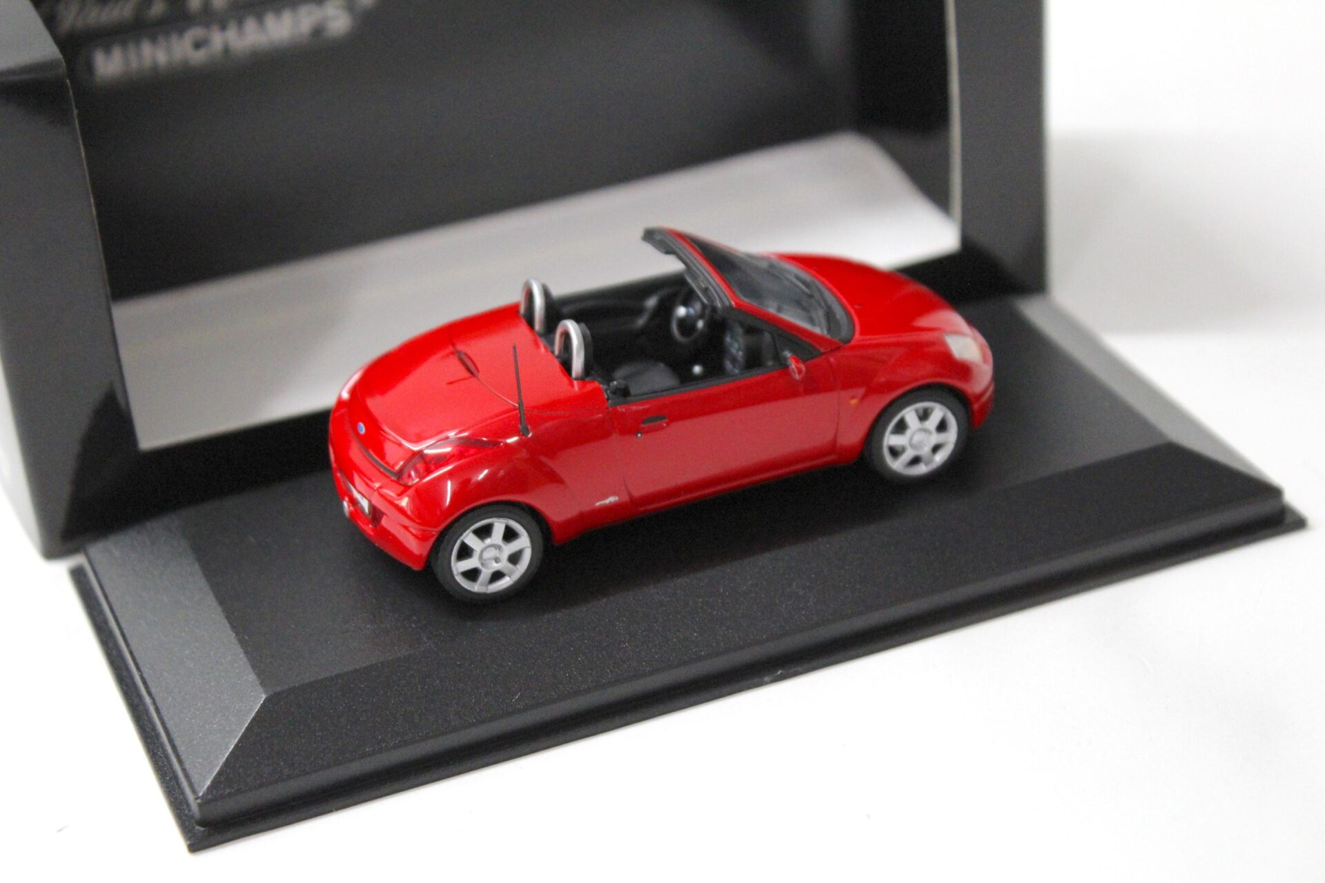 1:43 Minichamps Ford Street KA 2003 Rosso-red