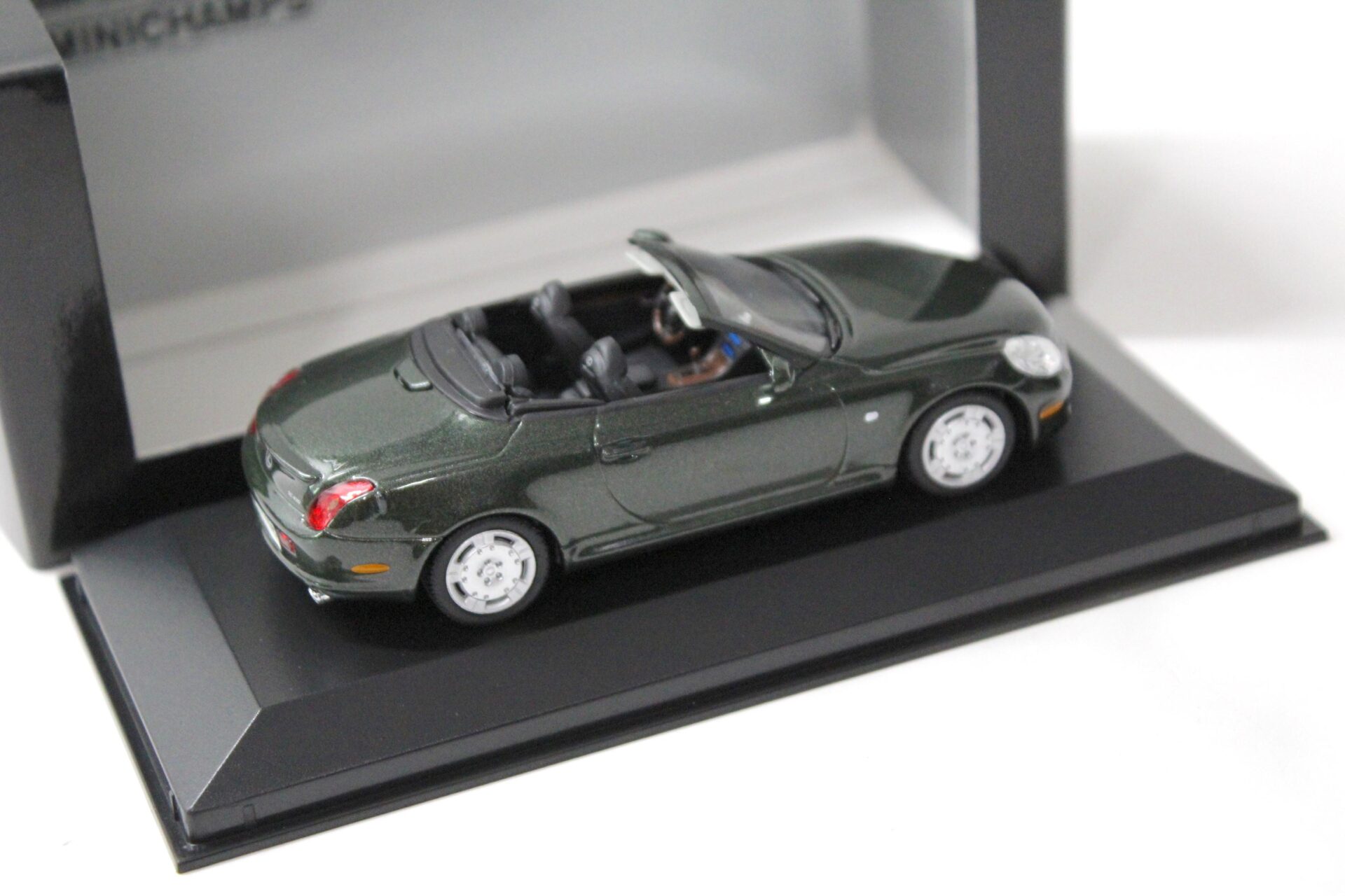 1:43 Minichamps Lexus SC 430 Cabriolet 2001 green metallic