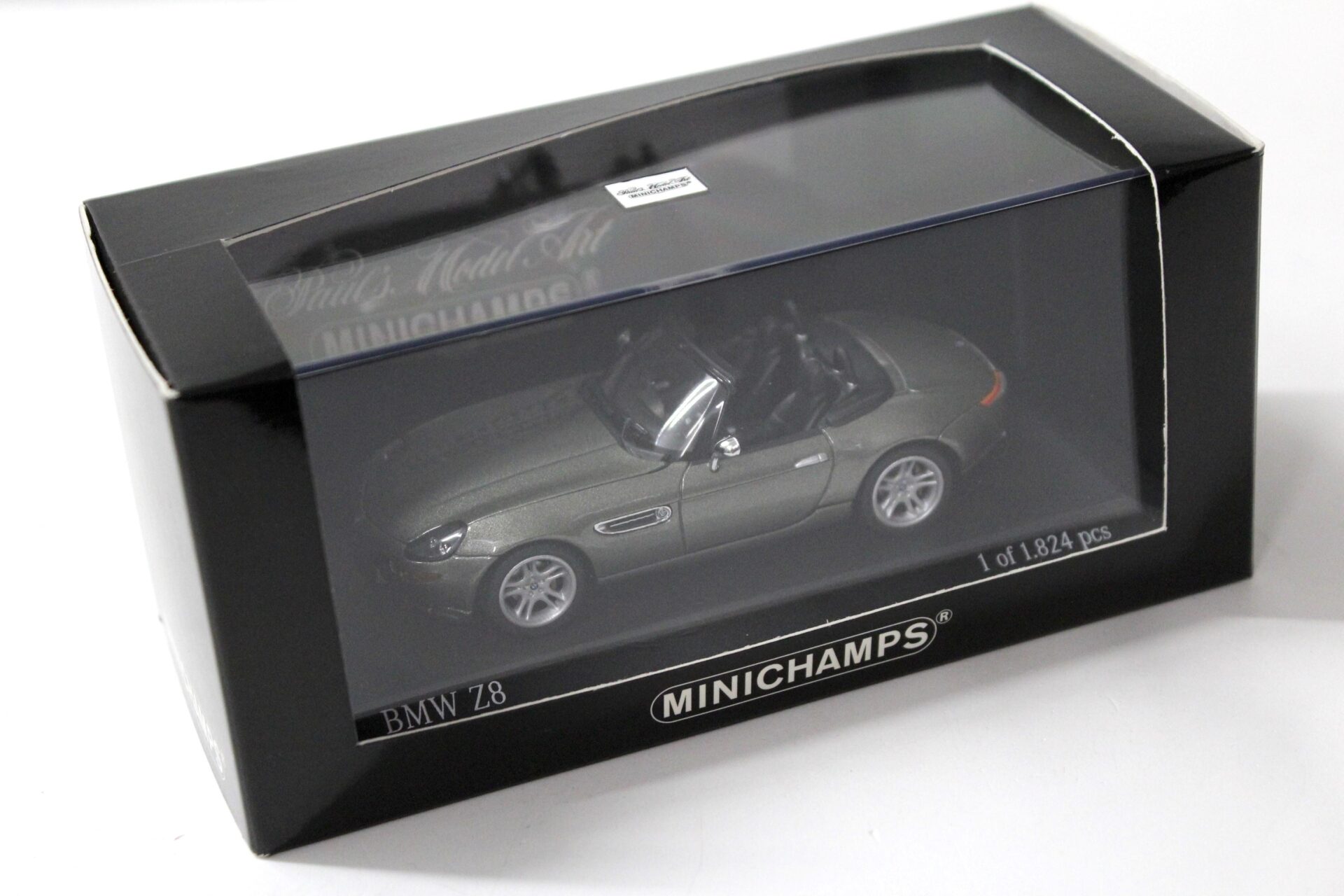 1:43 Minichamps BMW Z8 Roadster 1999 crema dark metallic