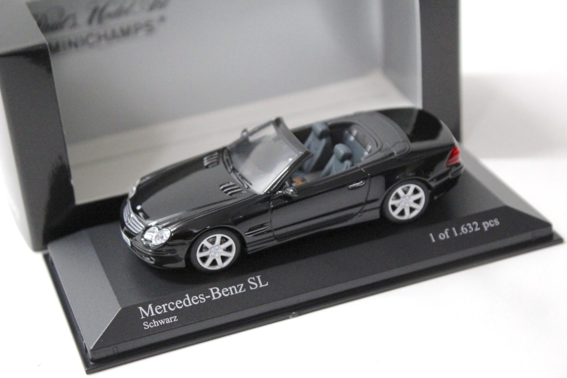 ID 42911 orig.jpg 1:43 Minichamps Mercedes SL Convertible 2001 black