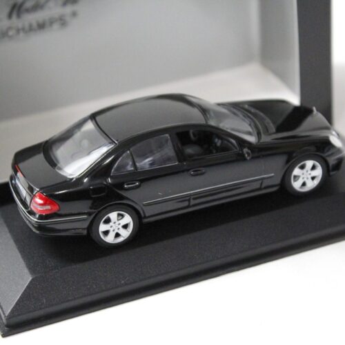 1:43 Minichamps Mercedes E-Klasse W211 Limousine black 2002