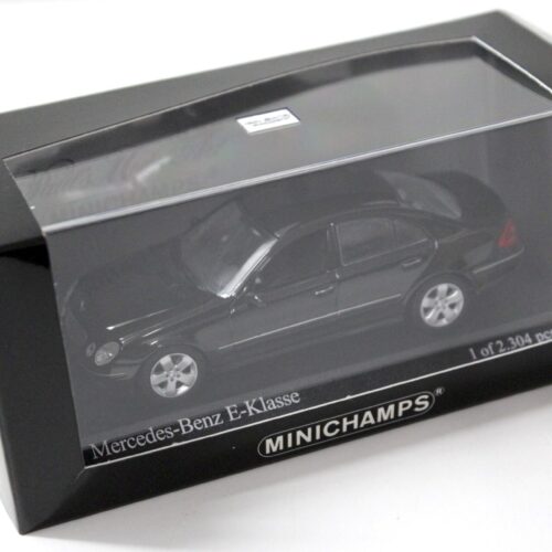 1:43 Minichamps Mercedes E-Klasse W211 Limousine black 2002