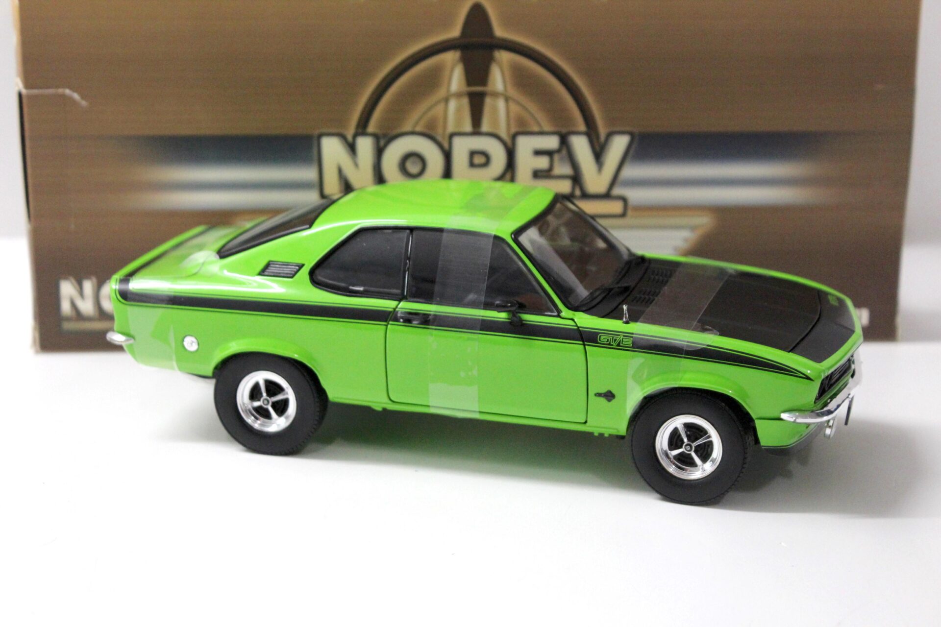 1:18 Norev Opel Manta A GT/E Coupe 1975 green/ black