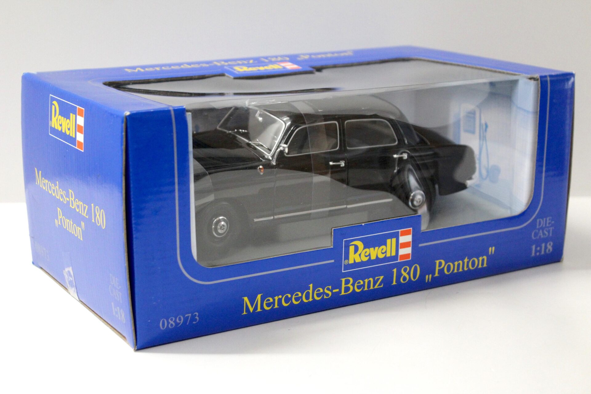 1:18 Revell Mercedes 180 "Ponton" black