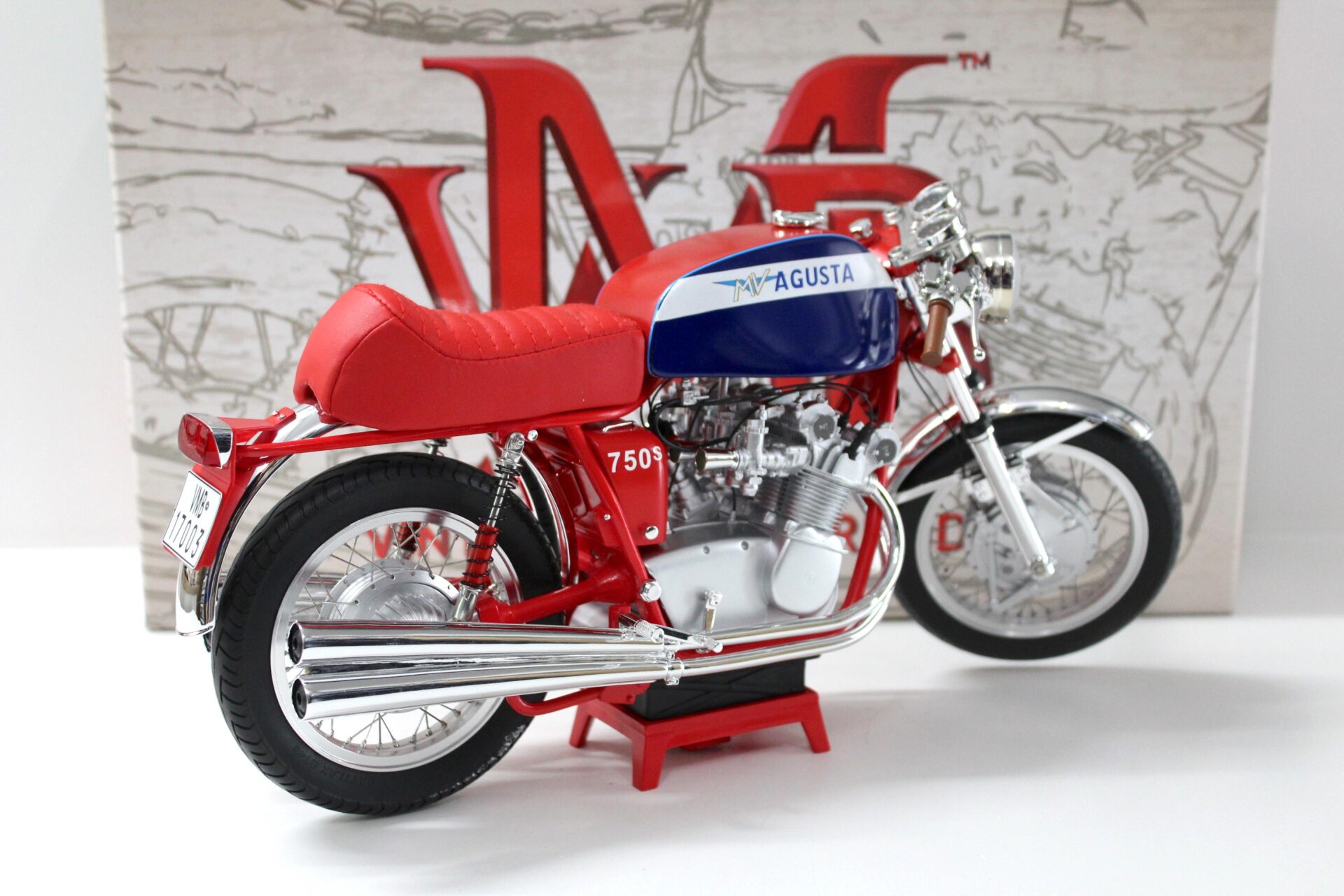 1:6 VMB MV Agusta 750S 1972 blue/ red Premium Bike Motorrad