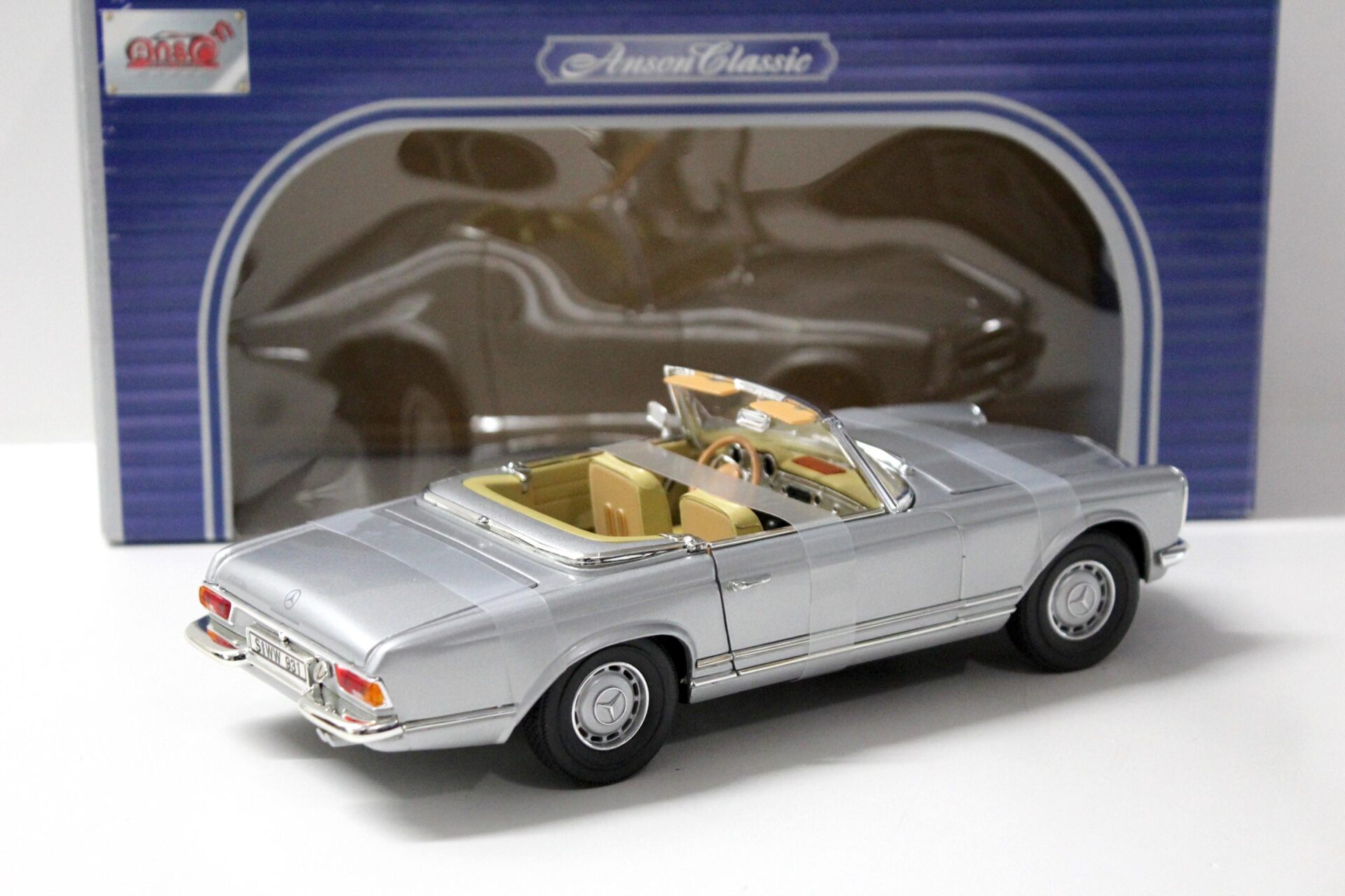 1:18 Anson Mercedes 280SL Cabrio Pagode silver