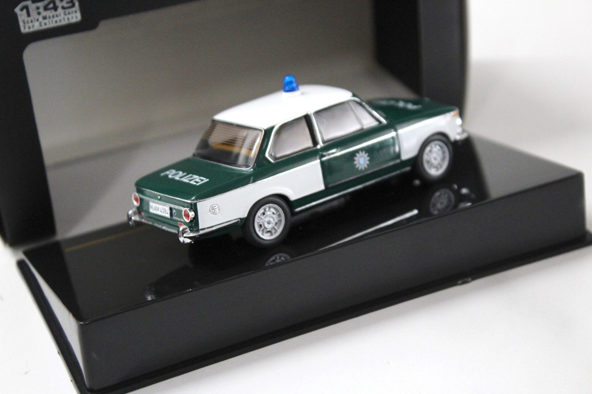1:43 IXO Models BMW 2002 Tii POLIZEI 1972 white/ green