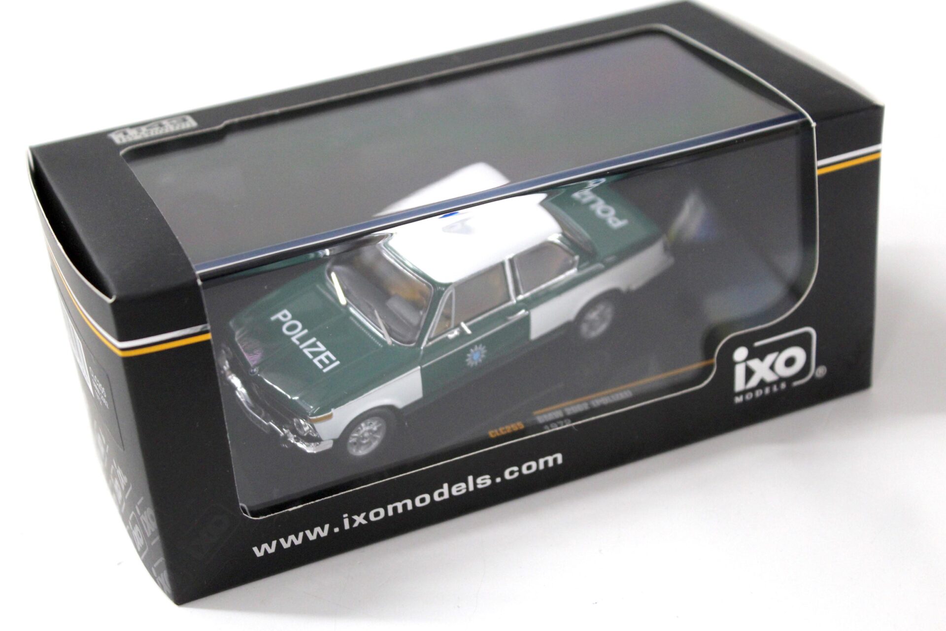 1:43 IXO Models BMW 2002 Tii POLIZEI 1972 white/ green