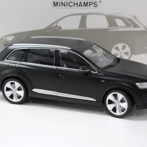 1:18 Minichamps Audi Q7 - 2015 matt black - FULL OPENING