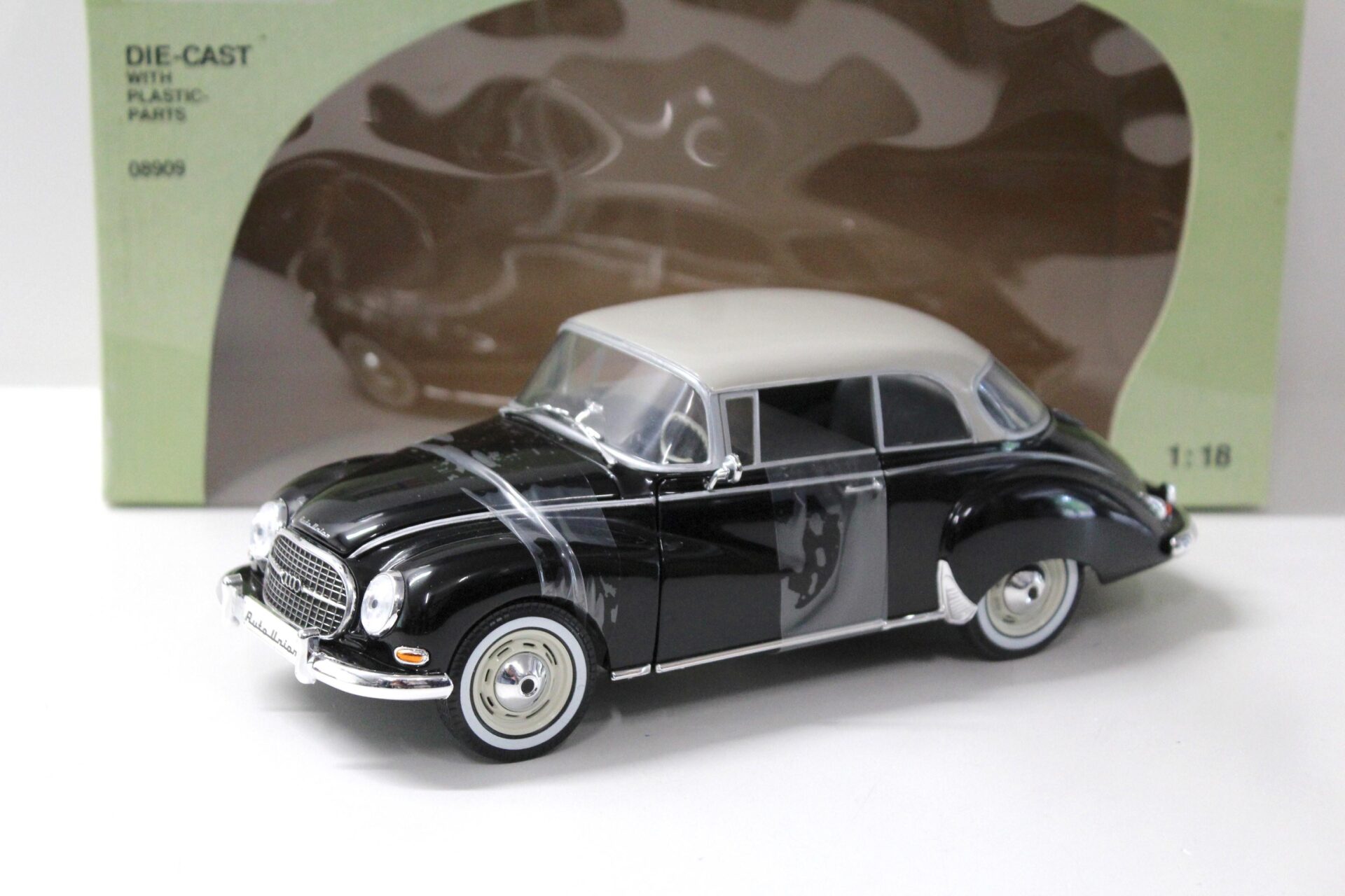 1:18 Revell Auto Union 1000S Coupe black/ grey roof