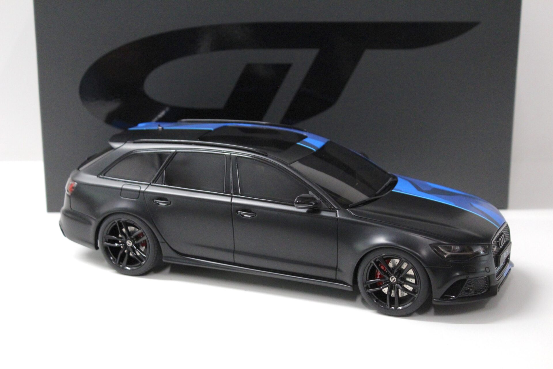 1:18 GT Spirit GT799 Audi RS6 Avant C7 GMK Camouflage blue / black
