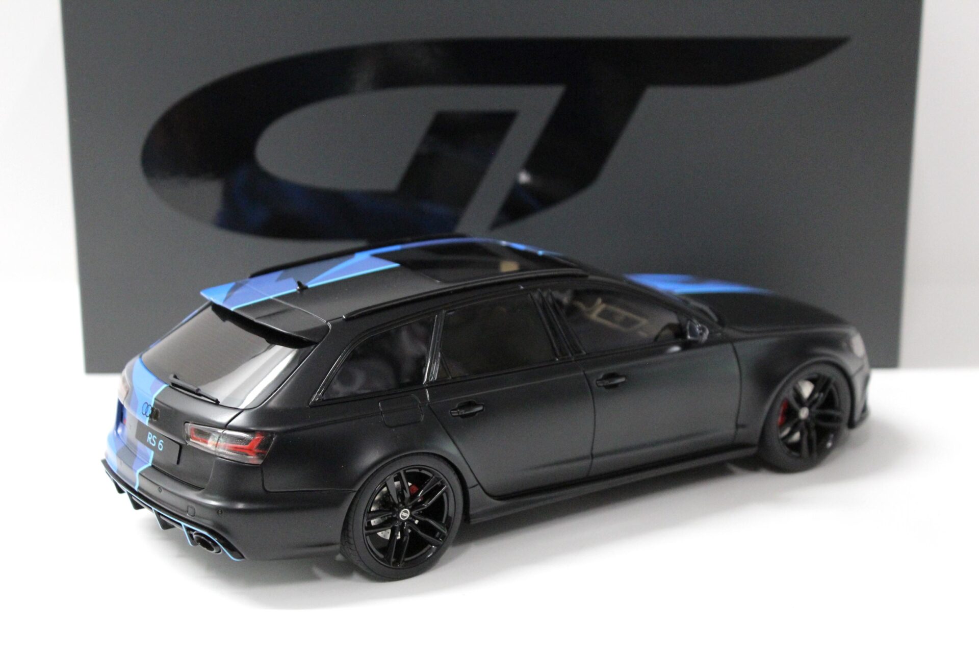 1:18 GT Spirit GT799 Audi RS6 Avant C7 GMK Camouflage blue / black
