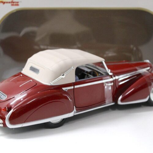 1:18 Signature Models 1947 Delahaye 135M dark red