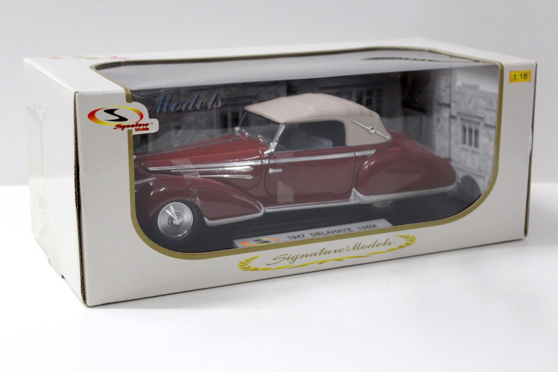 1:18 Signature Models 1947 Delahaye 135M dark red