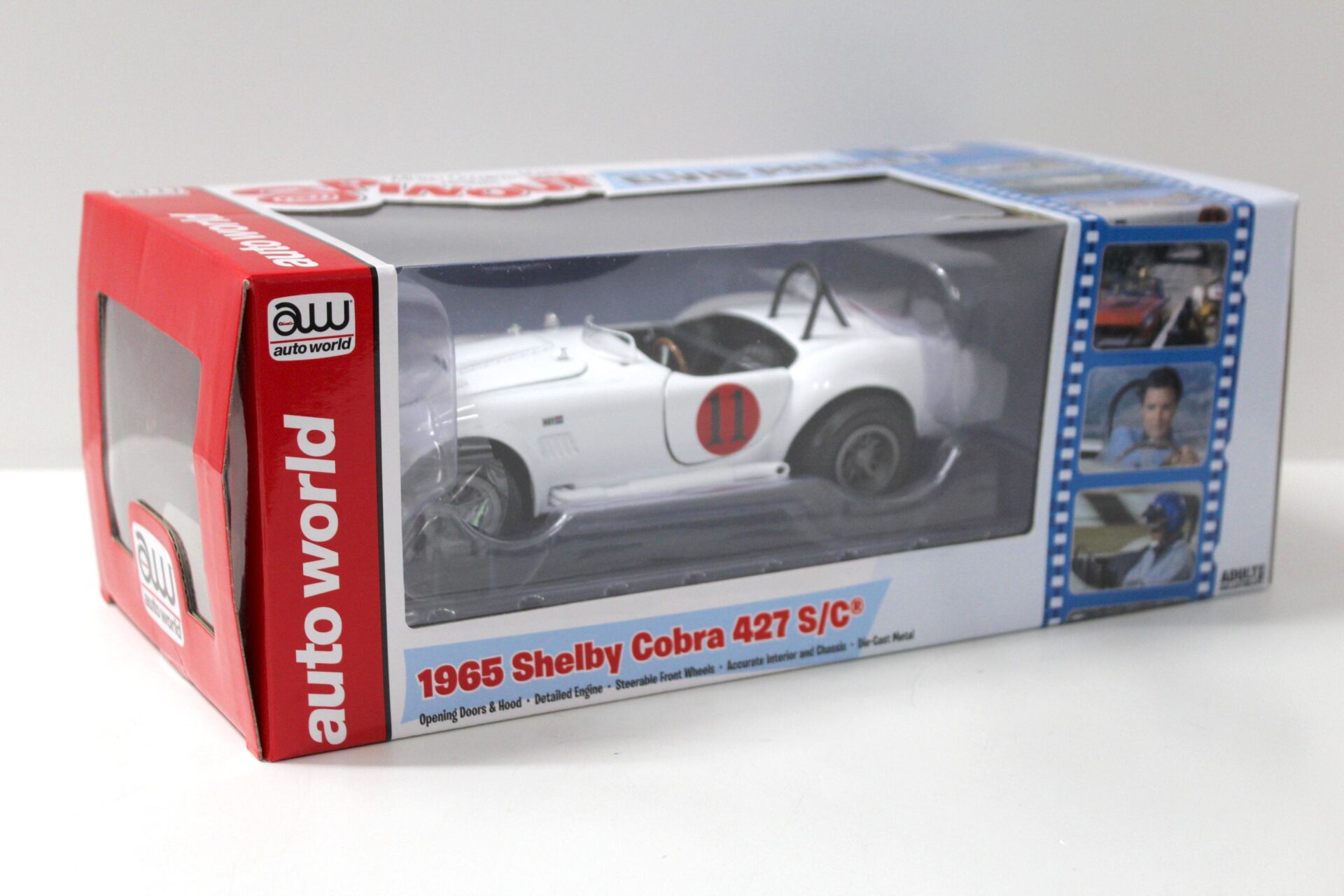 1:18 Auto World 1965 Shelby Cobra 427 S/C Elvis Presley #11 white