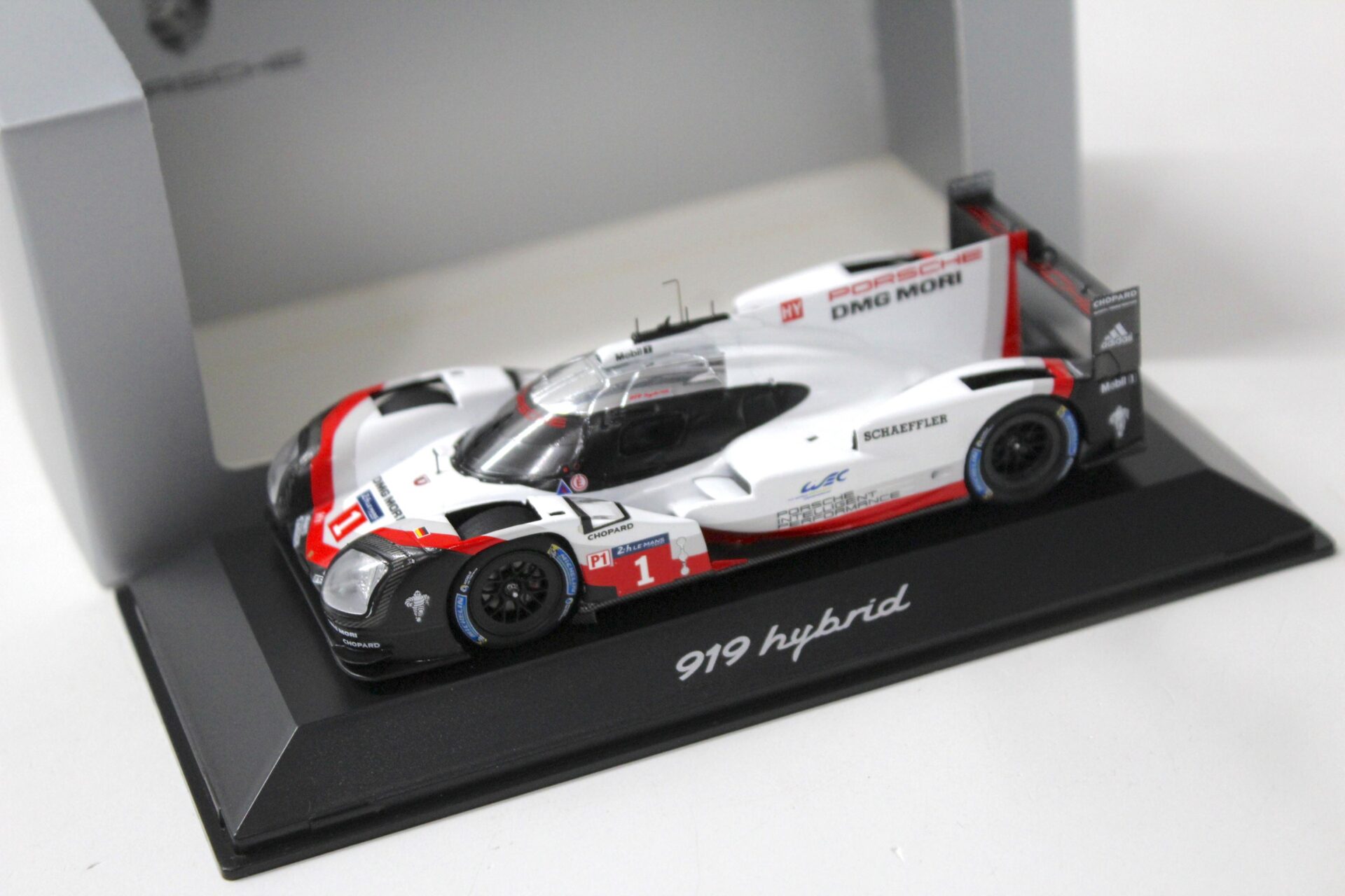 1:43 Spark Porsche 919 Hybrid #1 Promo Version 2017 DEALER VERSION