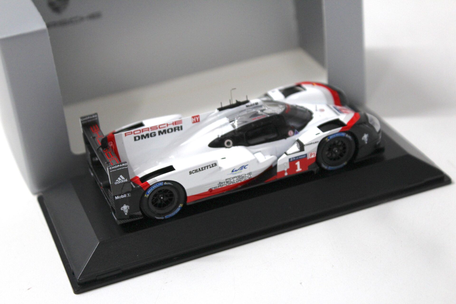 1:43 Spark Porsche 919 Hybrid #1 Promo Version 2017 DEALER VERSION