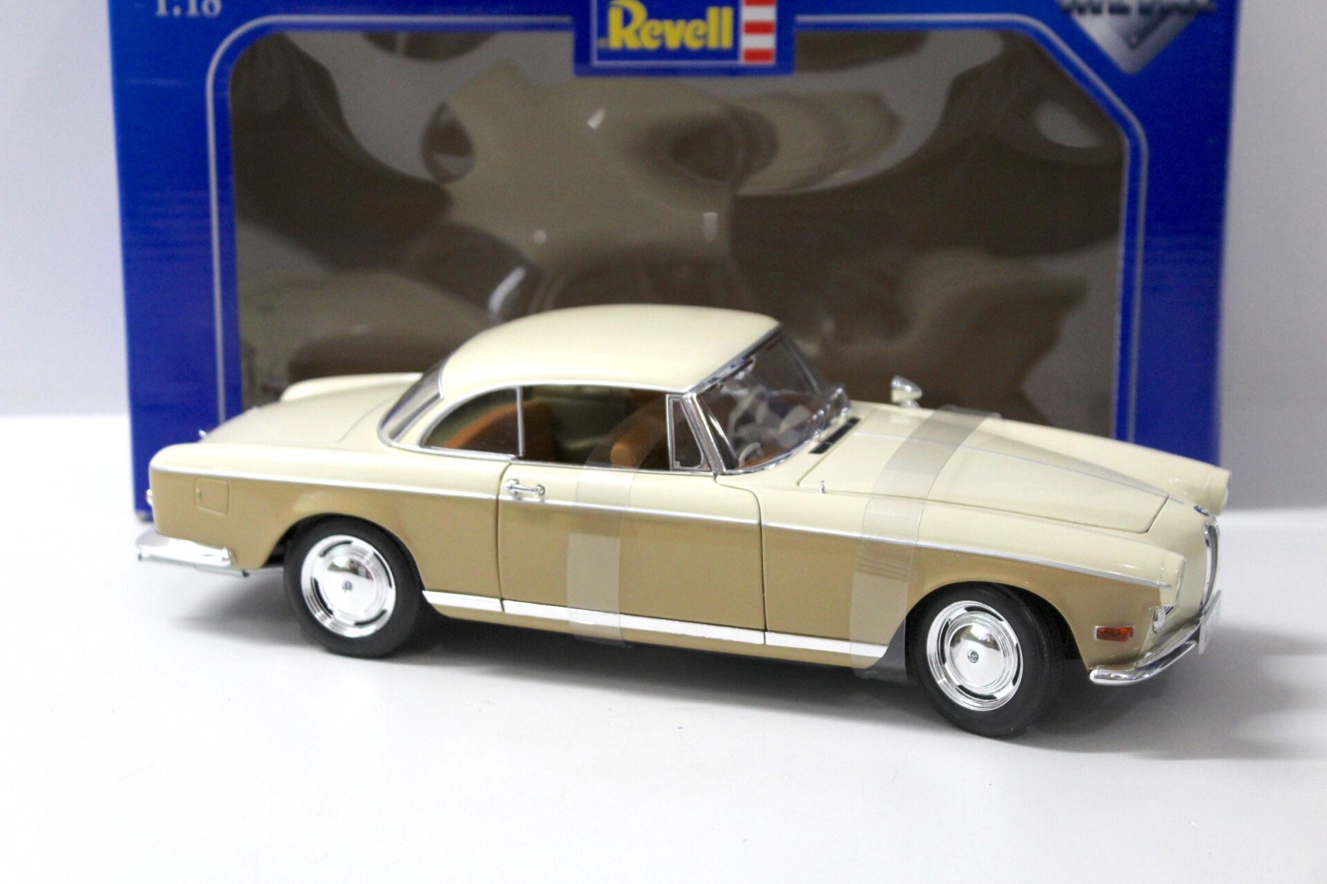 1:18 Revell BMW 503 Coupe beige/ brown